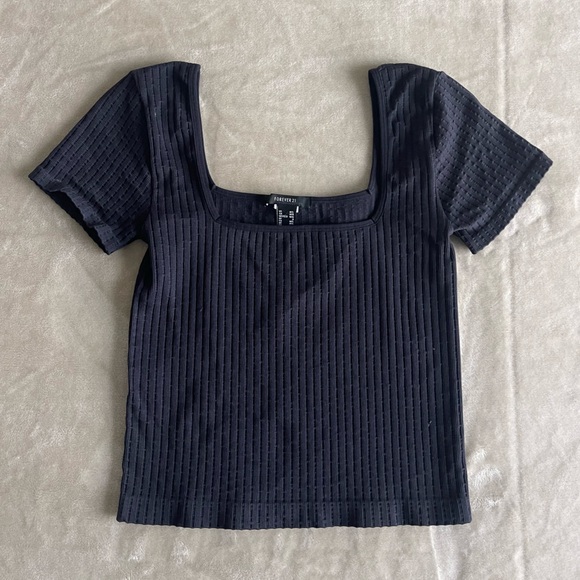 Forever 21 Tops - Forever 21 Black Ribbed Crop Top